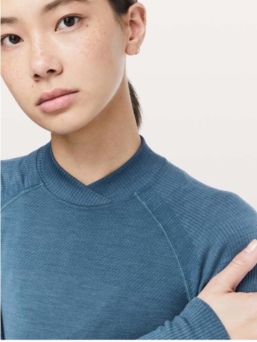 Lululemon Keep the Heat Thermal layering top in petrol - Picture 4 of 7